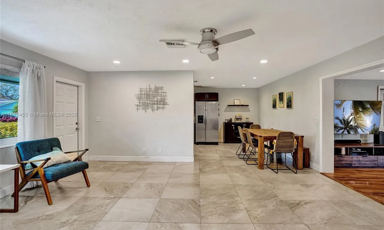 1083 SW 25th Pl, Boynton Beach FL 33426