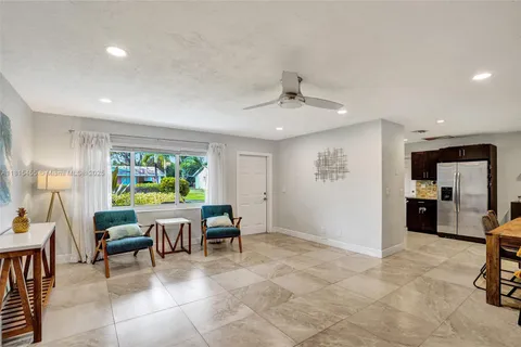 1083 SW 25th Pl, Boynton Beach FL 33426