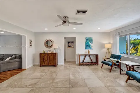 1083 SW 25th Pl, Boynton Beach FL 33426