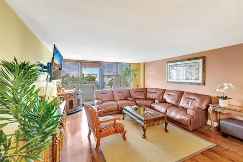 10101 E Bay Harbor Dr # 502, Bay Harbor Islands FL 33154