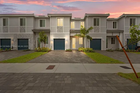 682 SE 14th St # 682, Homestead FL 33034