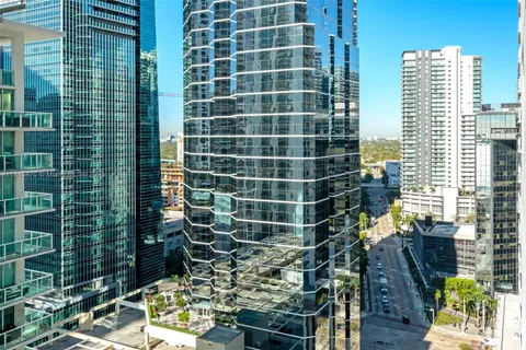 1200 Brickell Bay Dr # 2409, Miami FL 33131