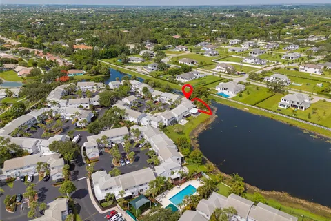 4821 Grapevine Way, Davie FL 33331