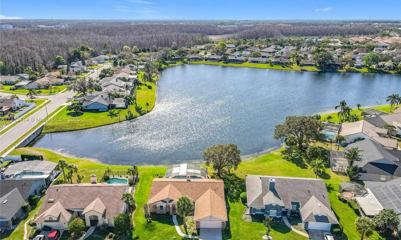 2732 Lone Feather Dr, Orlando FL 32837
