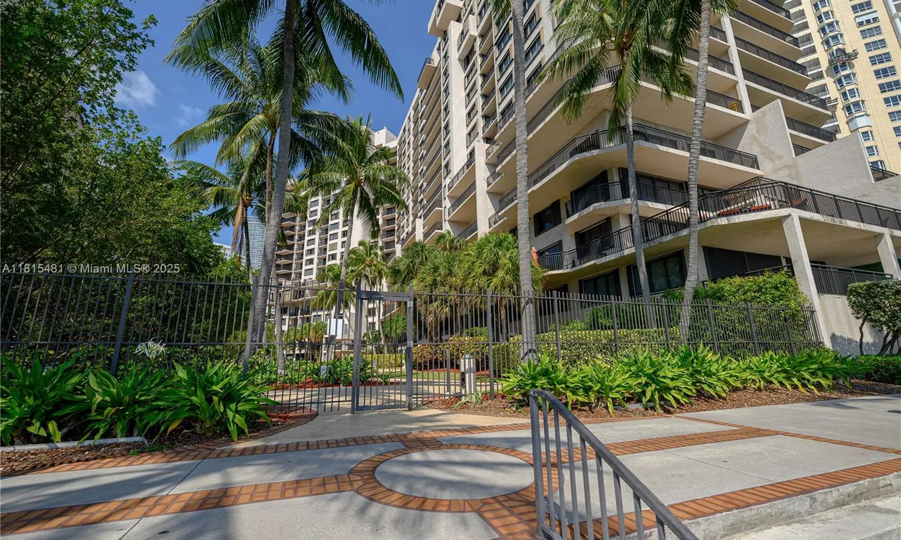 540 Brickell Key Dr # 600, Miami FL 33131