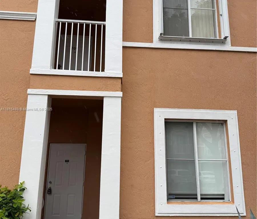 7070 NW 177th St # 10, Hialeah FL 33015