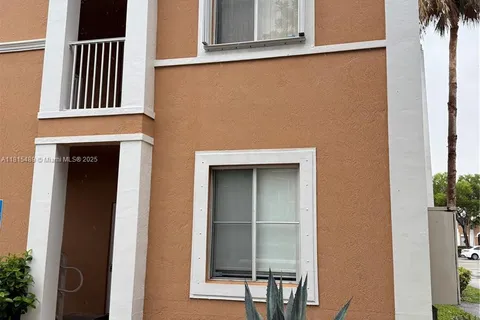 7070 NW 177th St # 10, Hialeah FL 33015