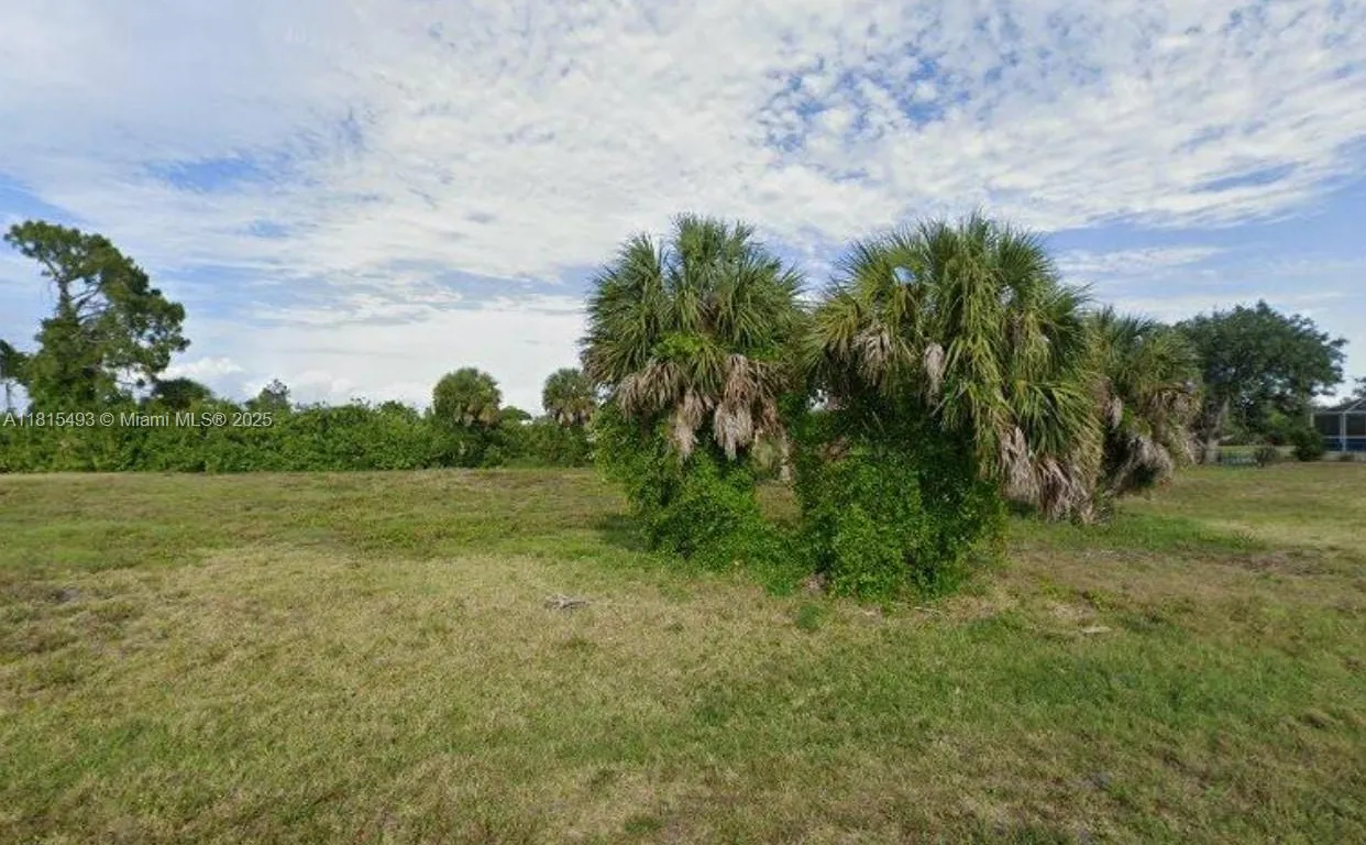 238 Tournament Rd, Other City - In The State Of Florida FL 33947
