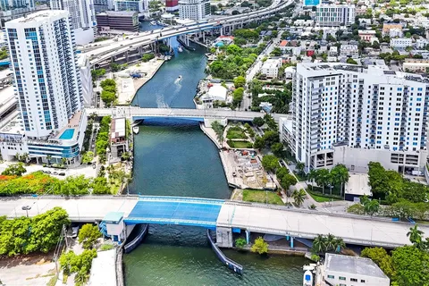 10 SW South River Dr # 1509, Miami FL 33130