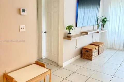 6284 NW 186th St # 206, Hialeah FL 33015