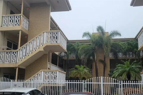 1958 Monroe St # 107, Hollywood FL 33020