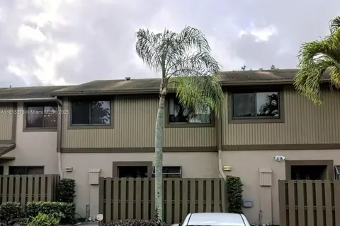 4953 NW 82nd Ave, Lauderhill FL 33351