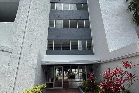 750 NW 43rd Ave # 308, Miami FL 33126