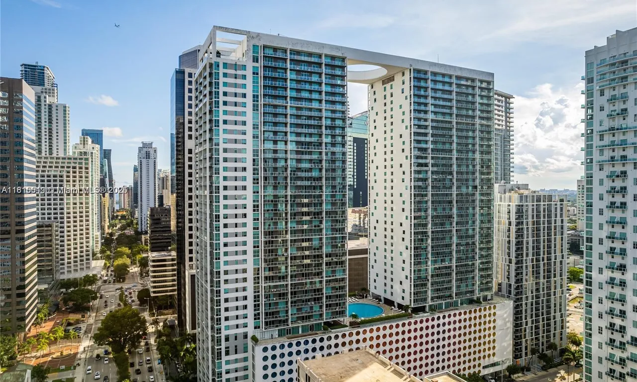 55 SE 6th St # 2001, Miami FL 33131