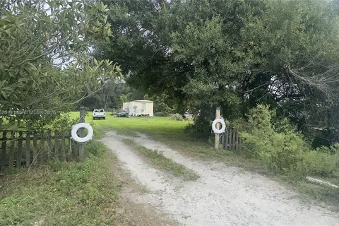 2834 W US HWY 27, Clewiston FL 33440