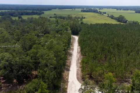 110 SE DEER TRL, Other City - In The State Of Florida FL 32008