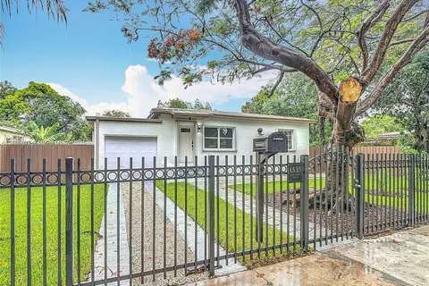 1535 NW 124th St, North Miami FL 33167