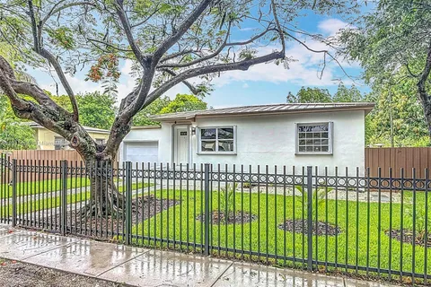 1535 NW 124th St, North Miami FL 33167