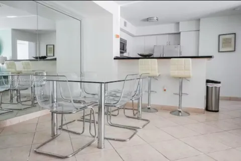 19601 E Country Club Drive # 203, Aventura FL 33180