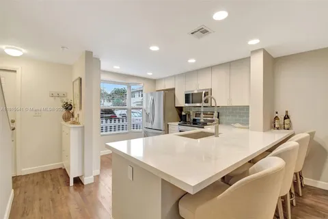 1881 NE 15th Ave, Fort Lauderdale FL 33305