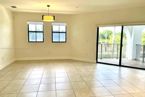 10600 NW 88th St # 204, Doral FL 33178