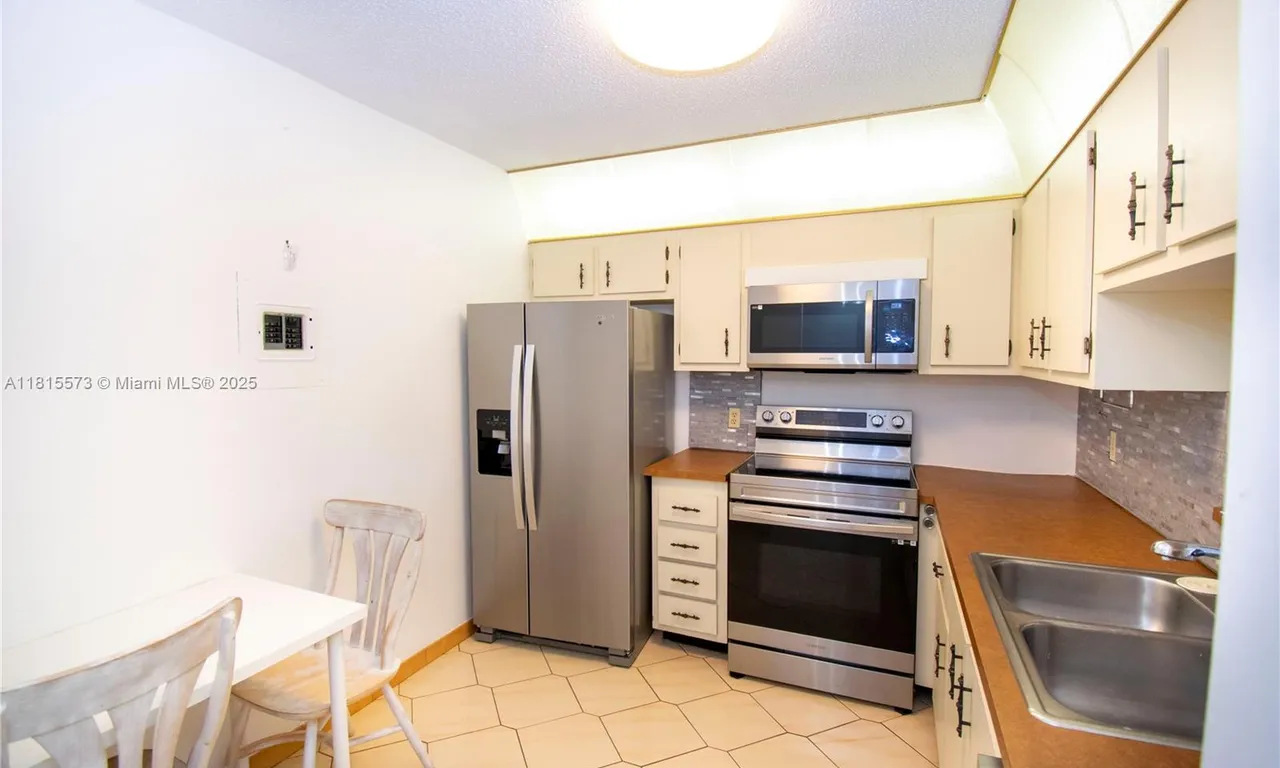 130 S Shore # 2F, Miami Beach FL 33141