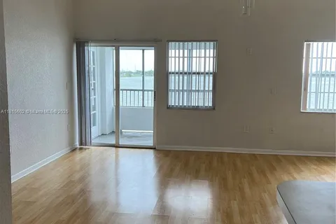 2811 N Oakland Forest Dr # 304, Oakland Park FL 33309