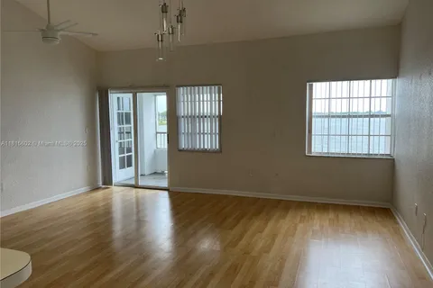 2811 N Oakland Forest Dr # 304, Oakland Park FL 33309