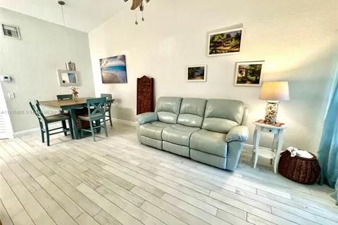 729 NW 47th Street, Deerfield Beach FL 33064