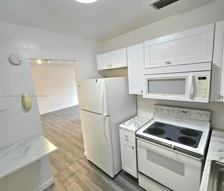 3020 NE 16th Ave # 103, Oakland Park FL 33334