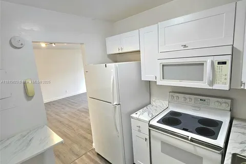 3020 NE 16th Ave # 103, Oakland Park FL 33334