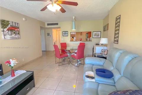 3301 N Country Club Dr # 306, Aventura FL 33180