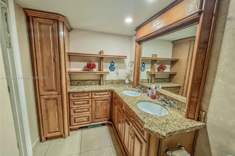 3301 N Country Club Dr # 306, Aventura FL 33180