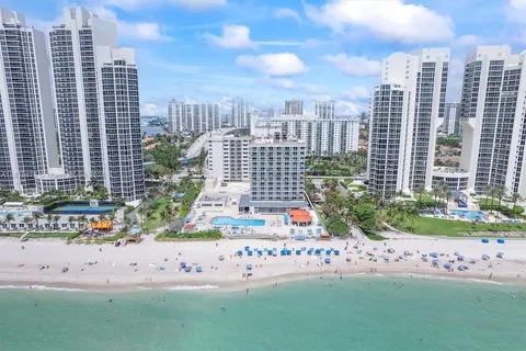 19201 Collins Ave # 306, Sunny Isles Beach FL 33160