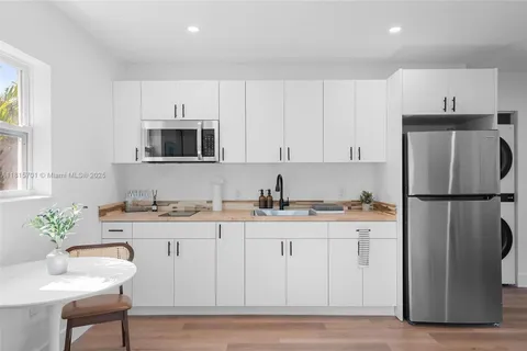 921 NE 16th Ter # 1, Fort Lauderdale FL 33304