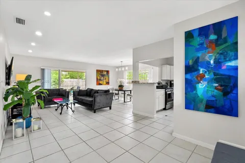 7512 Mutiny Ave, North Bay Village FL 33141