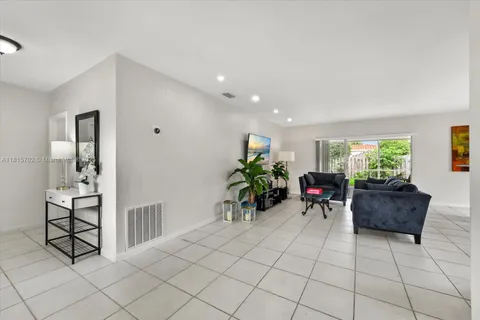 7512 Mutiny Ave, North Bay Village FL 33141