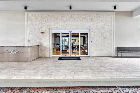 20505 E Country Club Dr # 138, Aventura FL 33180