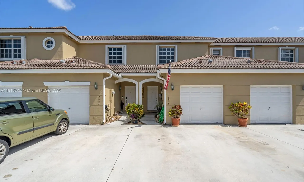 12006 SW 2nd St, Pembroke Pines FL 33025