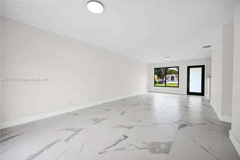 100 SW 7th St # 2, Hallandale Beach FL 33009