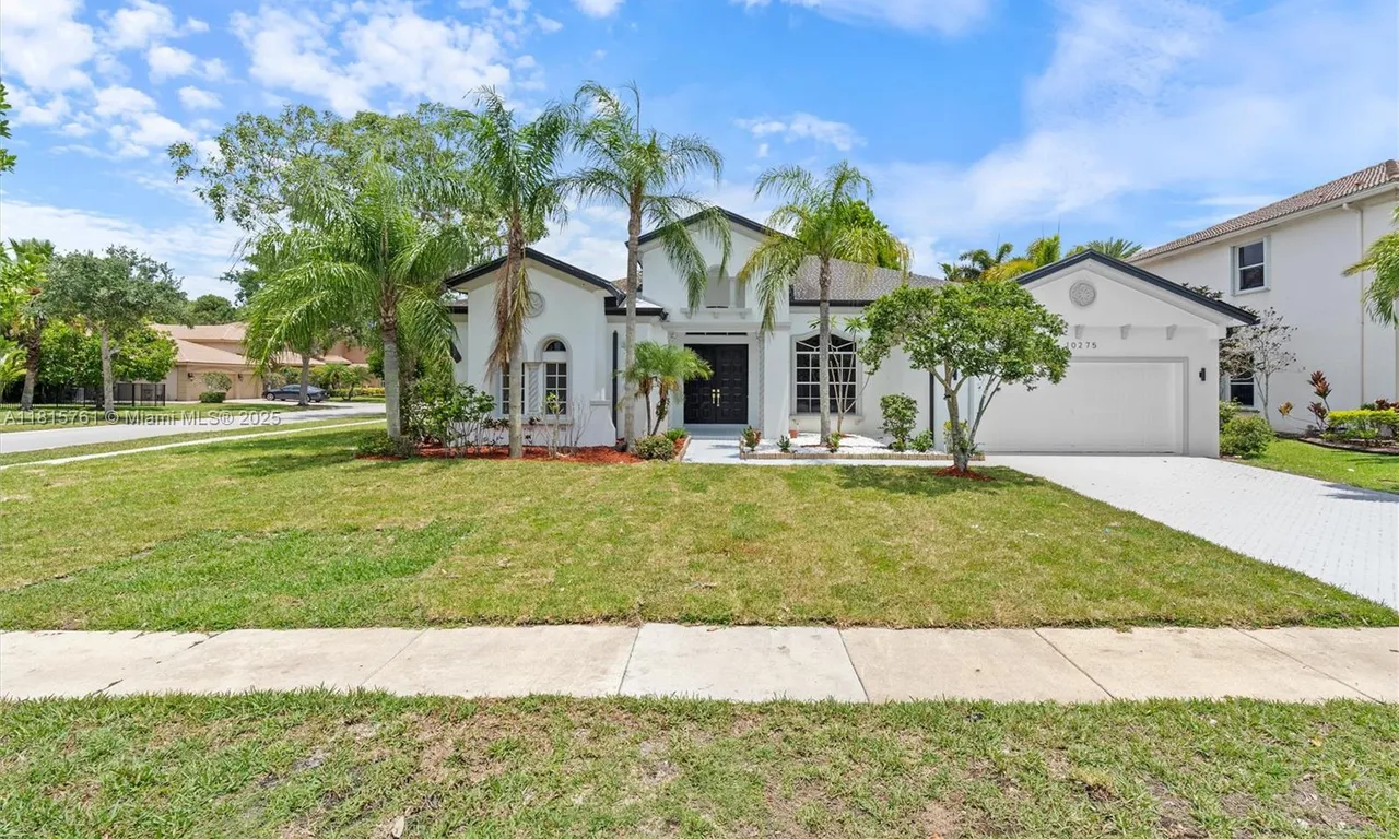 10275 Oak Meadow Ln, Lake Worth FL 33449