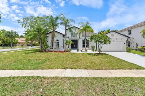 10275 Oak Meadow Ln, Lake Worth FL 33449