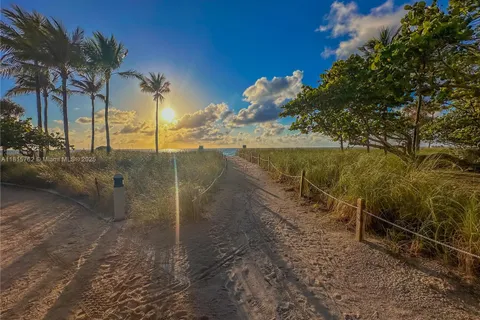 9801 Collins # 10Q, Bal Harbour FL 33154