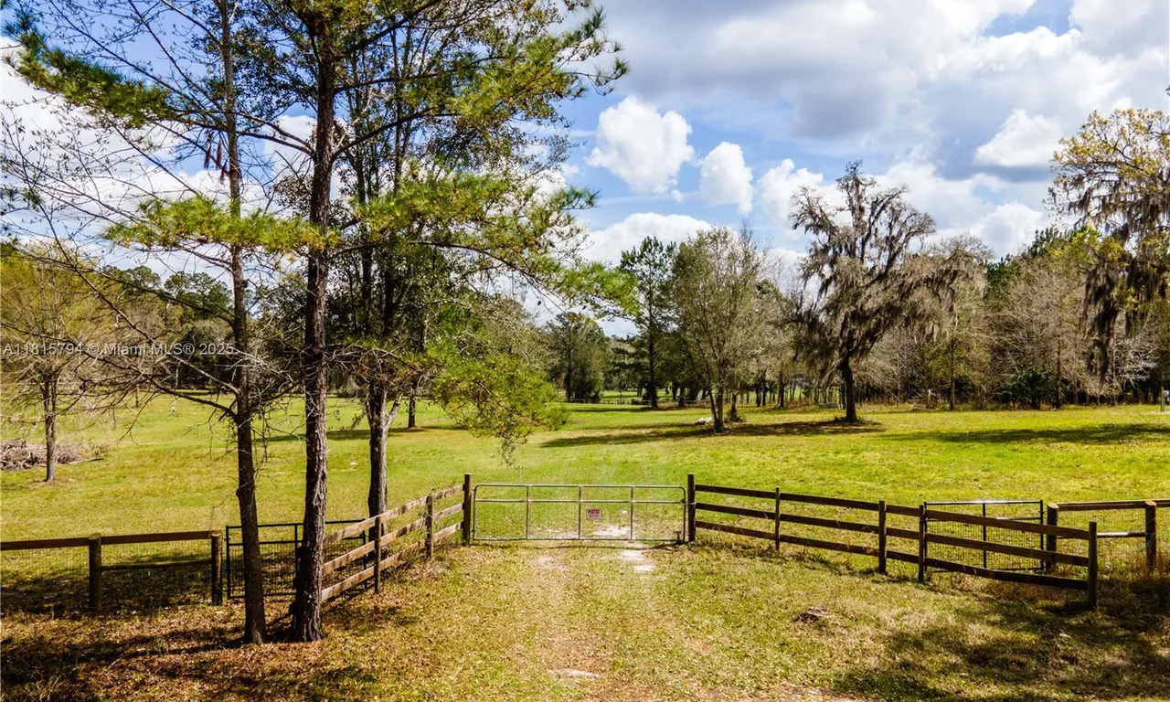 18601 NW 160th, Other City - In The State Of Florida FL 32696