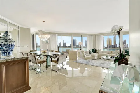 2600 Island Blvd # 904, Aventura FL 33160