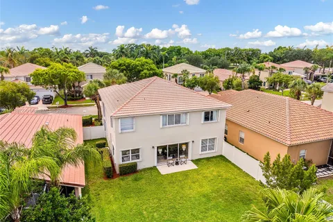 1981 NW 171st Ave, Pembroke Pines FL 33028