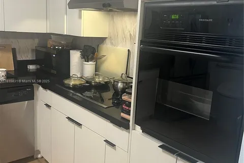 16421 Blatt Blvd # 203, Weston FL 33326