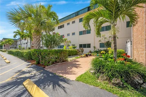 1450 Atlantic Shores Blvd # 315, Hallandale Beach FL 33009