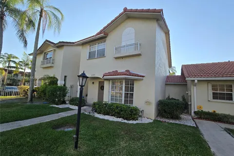 10875 NW 8th St, Pembroke Pines FL 33026