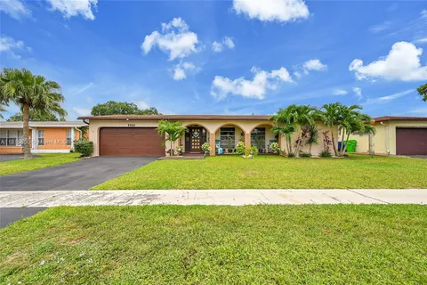 9360 NW 21st Mnr, Sunrise FL 33322